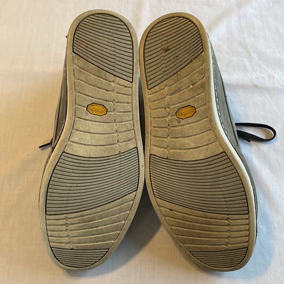 Ugg Casual Shoes Men’s Size 10.5 Medium Gray Leather Comfort Ankle High - Picture 4 of 12